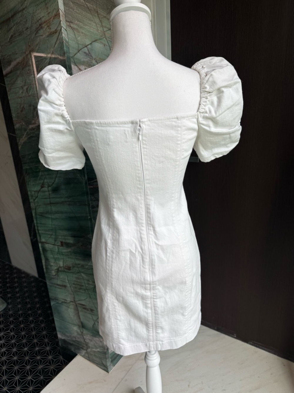 Alice + Olivia WHITE MIMI DENIM MINI DRESS SZ 10 - Picture 7 of 12